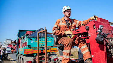 12:00 AM: Trucking Heavy (S4 E7) (S4) | Paramount | 12/2 2025