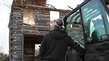 8:00 AM: Barnwood Builders (S6) | Discovery Channel | 8/3 2026