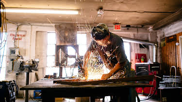 06:00: Salvage Dawgs (S2 E11) (S2) | Discovery Channel | 4/5 2026