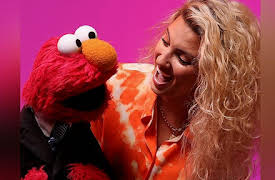 The Not Too Late Show with Elmo: Season 2: Sway Bhatia / Tori Kelly