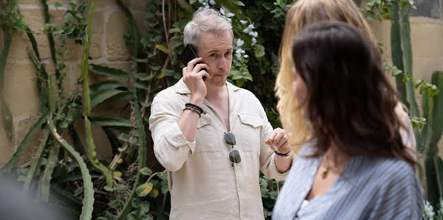 22:00: The Holiday (S1 E1) (S1) | TV3 | 3/17 2026