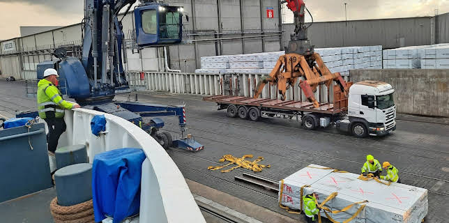 15:30: Die Nordreportage: Schiffe, Stapler, spezielle Ladung | NDR Fernsehen | 11/29 2025