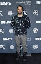 Karim Amer como Director