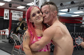 Big Little Brawlers, Season 1: Love, Micro Style