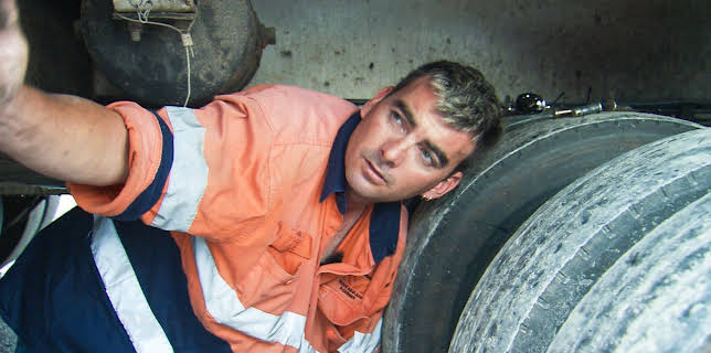 2:25 PM: Outback Truckers (S3 E5) (S3) | Paramount | 3/29 2026