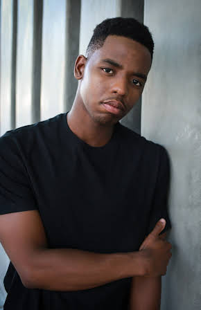 Ofentse Malatse as 