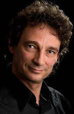 Martin Phillips som Deacon