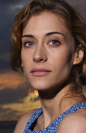 Marta Belmonte as 
