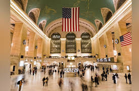 Mastering Stage Presence: How to Present to Any Audience: Intent, Purpose, and Character