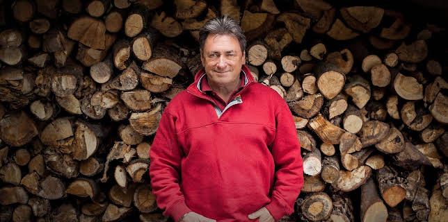 7:00 AM: Love Your Garden (S5 E12) (S5) | ITV | 11/22 2025