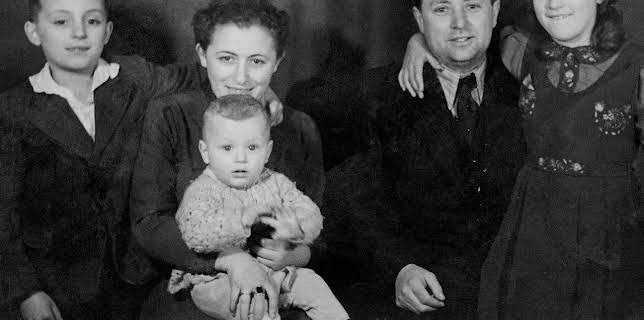 00:40: Die USA und der Holocaust (3/6) | Arte | 1/15 2026