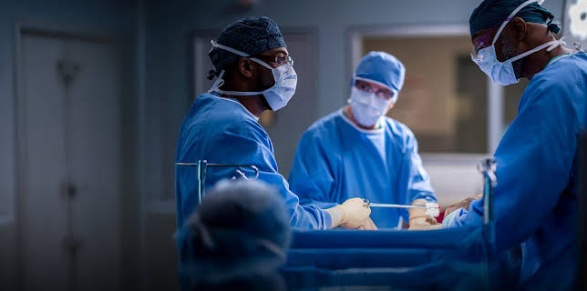 3:00 AM: New Amsterdam (S4 E1) (S4) | 5 Select | 12/12 2025