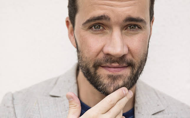 Gil McKinney