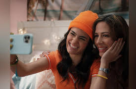 Gina Yei: "@Ginayei"