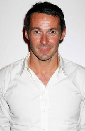 Julien Boisselier as 