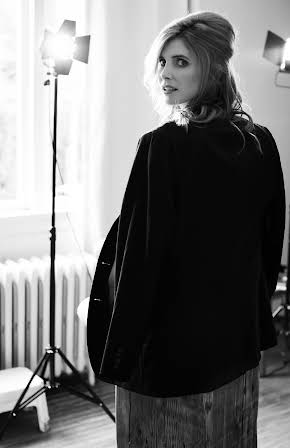 Courtney Richter as Felicity Robson