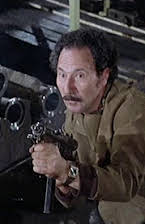 Renzo Pevarello como Portoghese