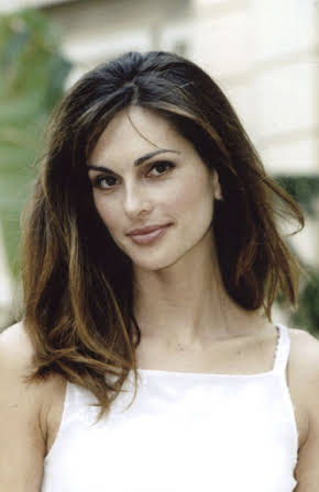 Tasha de Vasconcelos as 