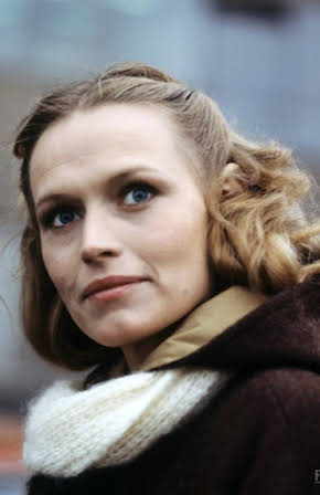 Iwona Bielska as 