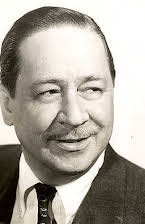Robert Benchley como Self