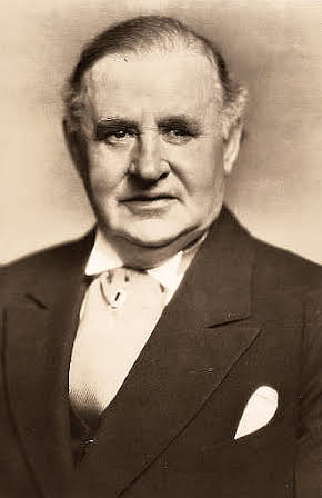 Otis Harlan as 