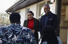 House Hunters: All-Stars: Swimming in Real Estate