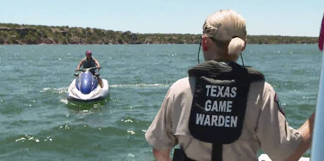 22:00: Lone Star Law (S6 E10) (S6) | Animal Planet | 3/24 2026