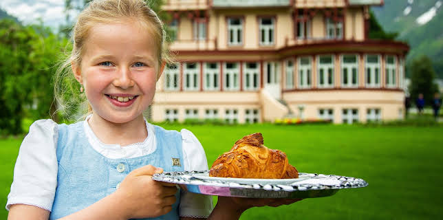 09:20: Bli med heim: Hotellassistenten | NRK Super | 1/19 2026