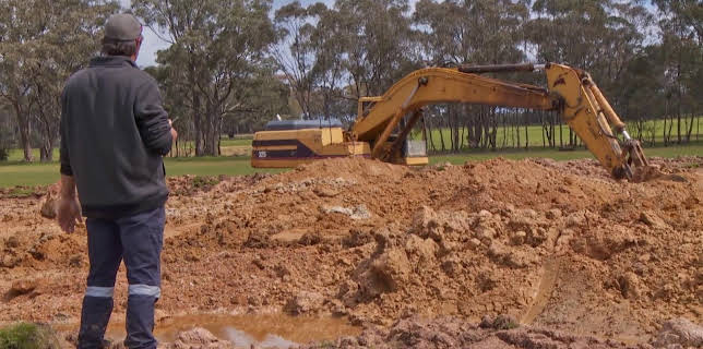 09:00: Guldjägarna i Australien (S8 E9) (S8) | TV10 | 11/7 2025