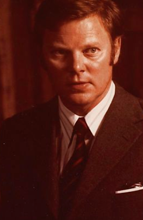 Frits Helmuth as 