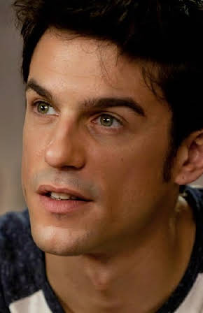 Alejo Sauras as Álex