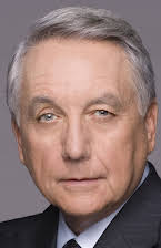 Bob Gunton como 