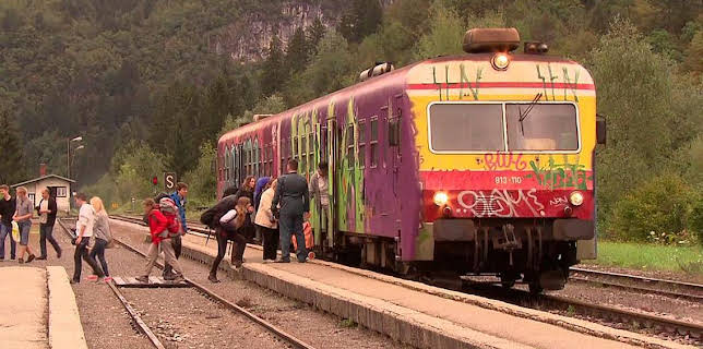 20:35: Documental  Viajar En Tren | LA 2 | 11/23 2025
