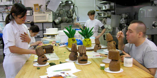 06:00: Cake Boss (S1 E11) (S1) | TLC | 2/19 2026