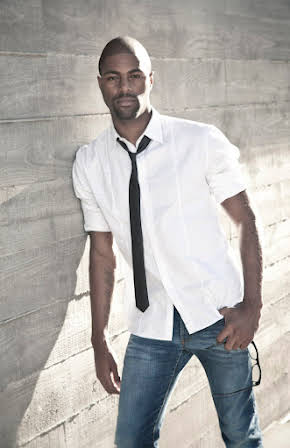 De'Vaughn Nixon as 