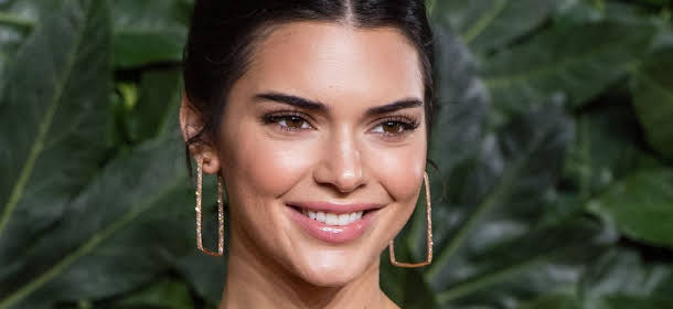 Kendall Jenner accused of Photoshop error.