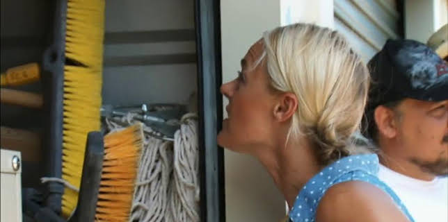 00:25: Storage Wars: Texas (S6 E9) (S6) | TV10 | 12/26 2025