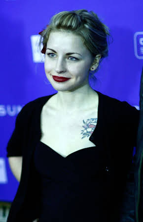 Molly Dunsworth as 