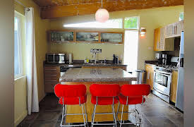 Hunting Vintage, Season 1: Palm Springs Midcentury Modern