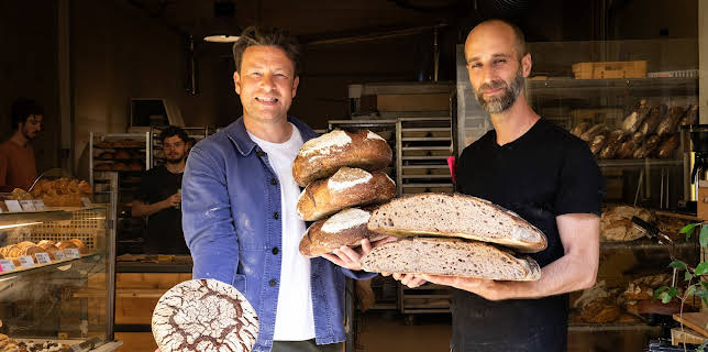 02:00: Jamie Cooks the Mediterranean (S1 E4) (S1) | TV8 | 11/16 2025