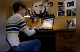 Shattered Hearts: Chats, Cats, and Killers