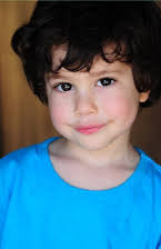 Sawyer Ever som Logan