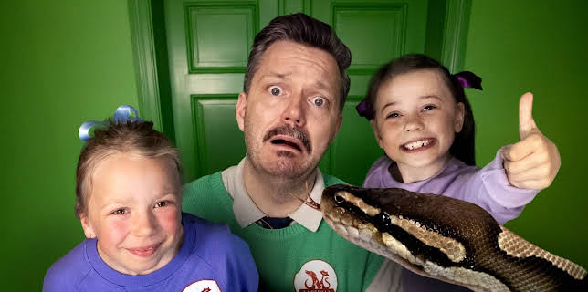 16:30: Dyredilla: Kanskje kommer kongen? | NRK Super | 12/15 2025