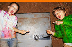 Adventure Agents: Found Biggest Abadnoned Safe Ever While Exploring SEcret Hidden Forest at Night