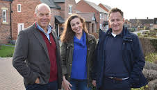 Kirstie and Phil's Love It or...