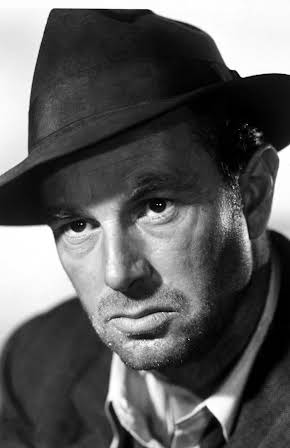 Sterling Hayden as 