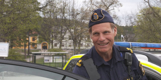 04:30: Södertäljepolisen (S3 E7) (S3) | Kanal 9 | 11/27 2025