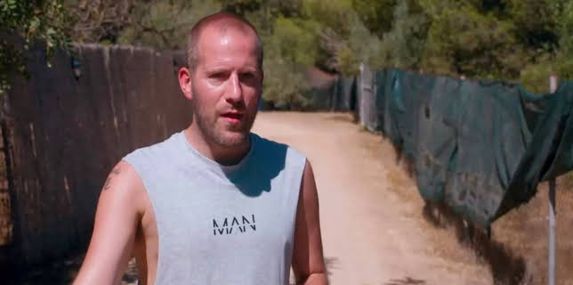 8:55 AM: Strangers on a Plane | More 4 | 1/26 2026