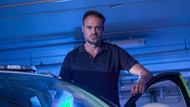 2:00 PM: Traffic Cops (S9 E12) (S9) | 5 Star | 12/28 2025