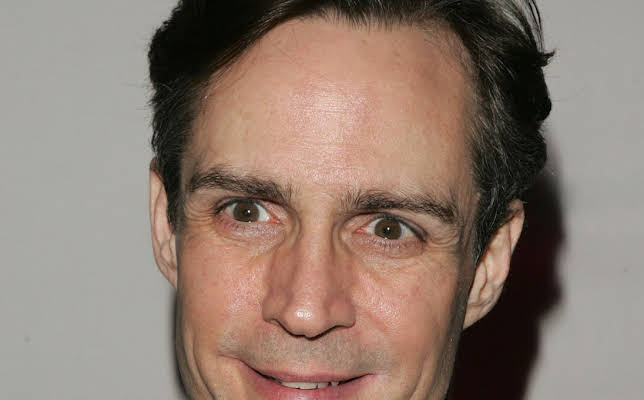 Howard McGillin